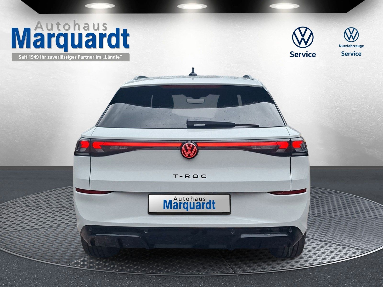 Fahrzeugabbildung Volkswagen T-Roc 1.5TSI R-Line Pano Navi AHK 19" Neues Mod