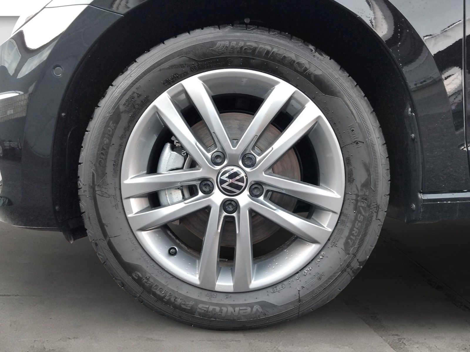 Fahrzeugabbildung Volkswagen Touran 1.5TSI IQ LED ACC 7Stz Panorama Side 17"