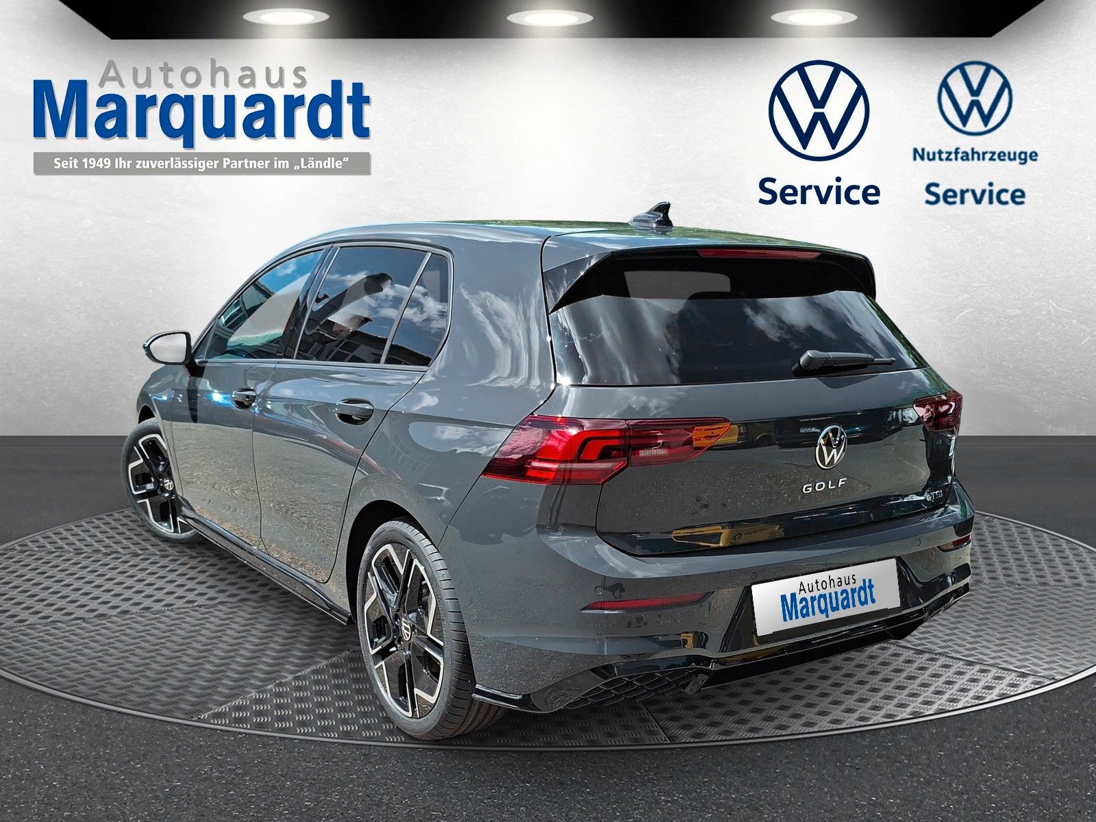 Fahrzeugabbildung Volkswagen Golf VIII 1.5eTSI R-Line Pano 18" Side ACC AHK