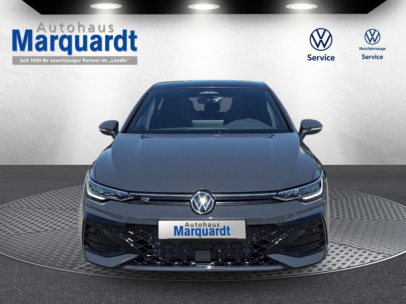 Fahrzeugabbildung Volkswagen Golf VIII 1.5eTSI Neu R-Line Pano18"SideACC AHK