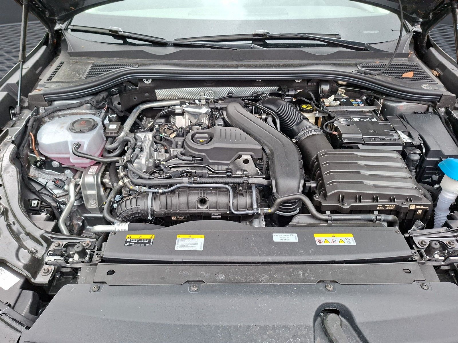 Fahrzeugabbildung Volkswagen Passat Variant 1.5 TSI AHK LED Side ACC 5J.Gar.