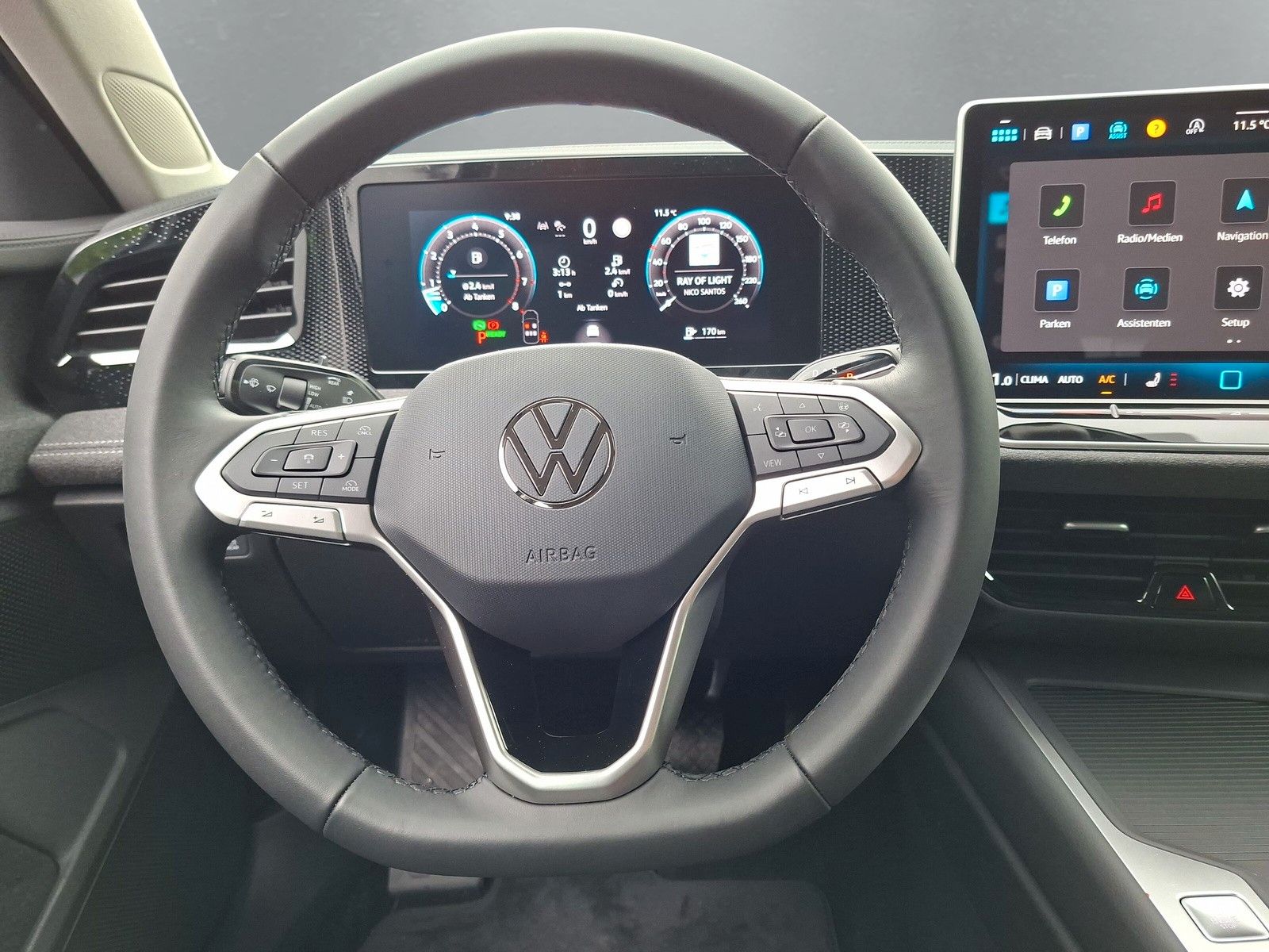 Fahrzeugabbildung Volkswagen Passat Variant 1.5 TSI AHK LED Side ACC 5J.Gar.