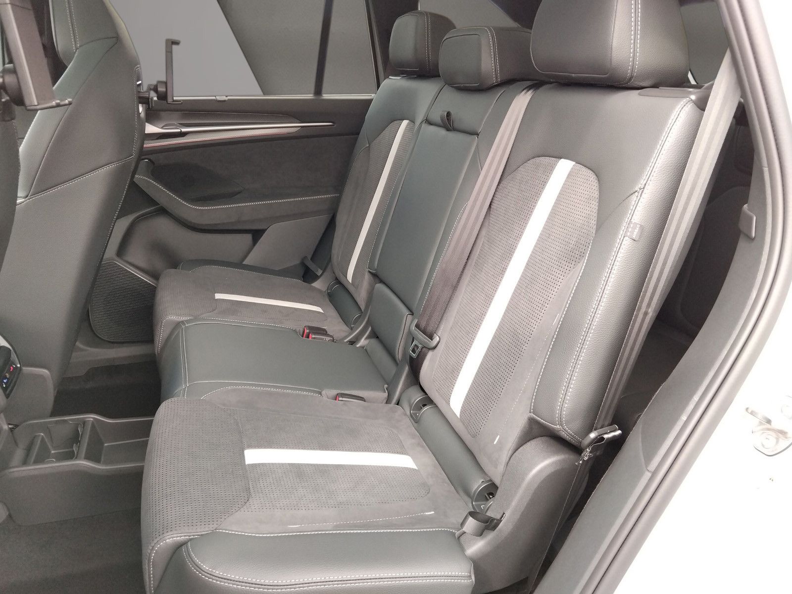 Fahrzeugabbildung SKODA Kodiaq 2.0TSI Sportline Pano AHK 7Sitz 4jGar.ACC