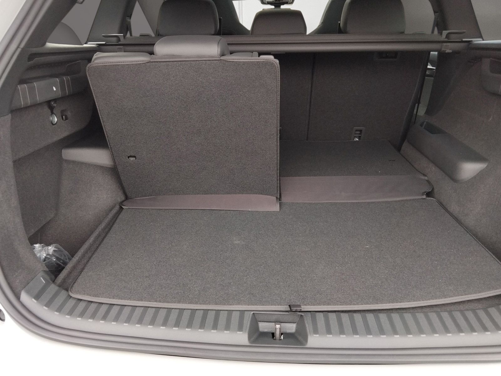 Fahrzeugabbildung SKODA Kodiaq 2.0TSI Sportline Pano AHK 7Sitz 4jGar.ACC