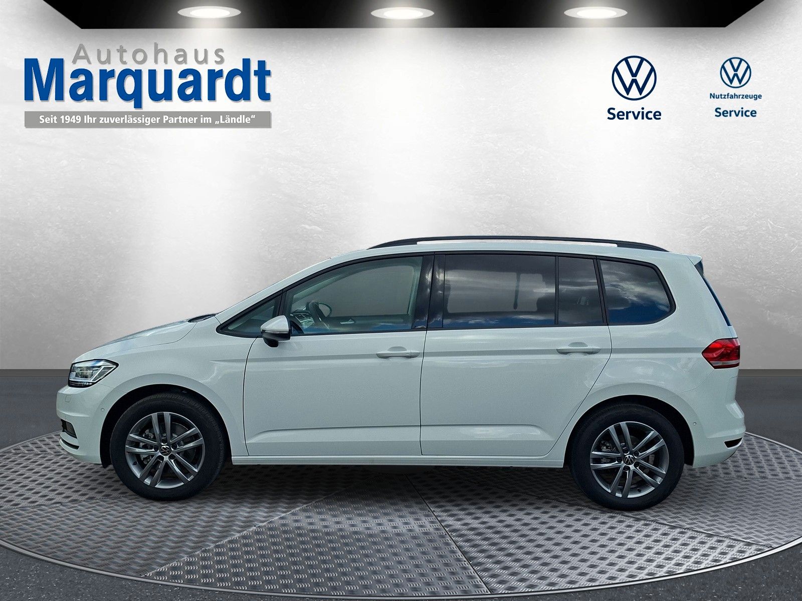 Fahrzeugabbildung Volkswagen Touran 1.5TSI IQ LED ACC 7Stz Standh Side 17"