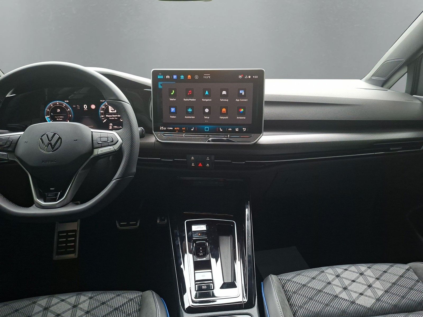 Fahrzeugabbildung Volkswagen Golf VIII 1.5eTSI R-Line Pano18"LED Plus ACC AHK