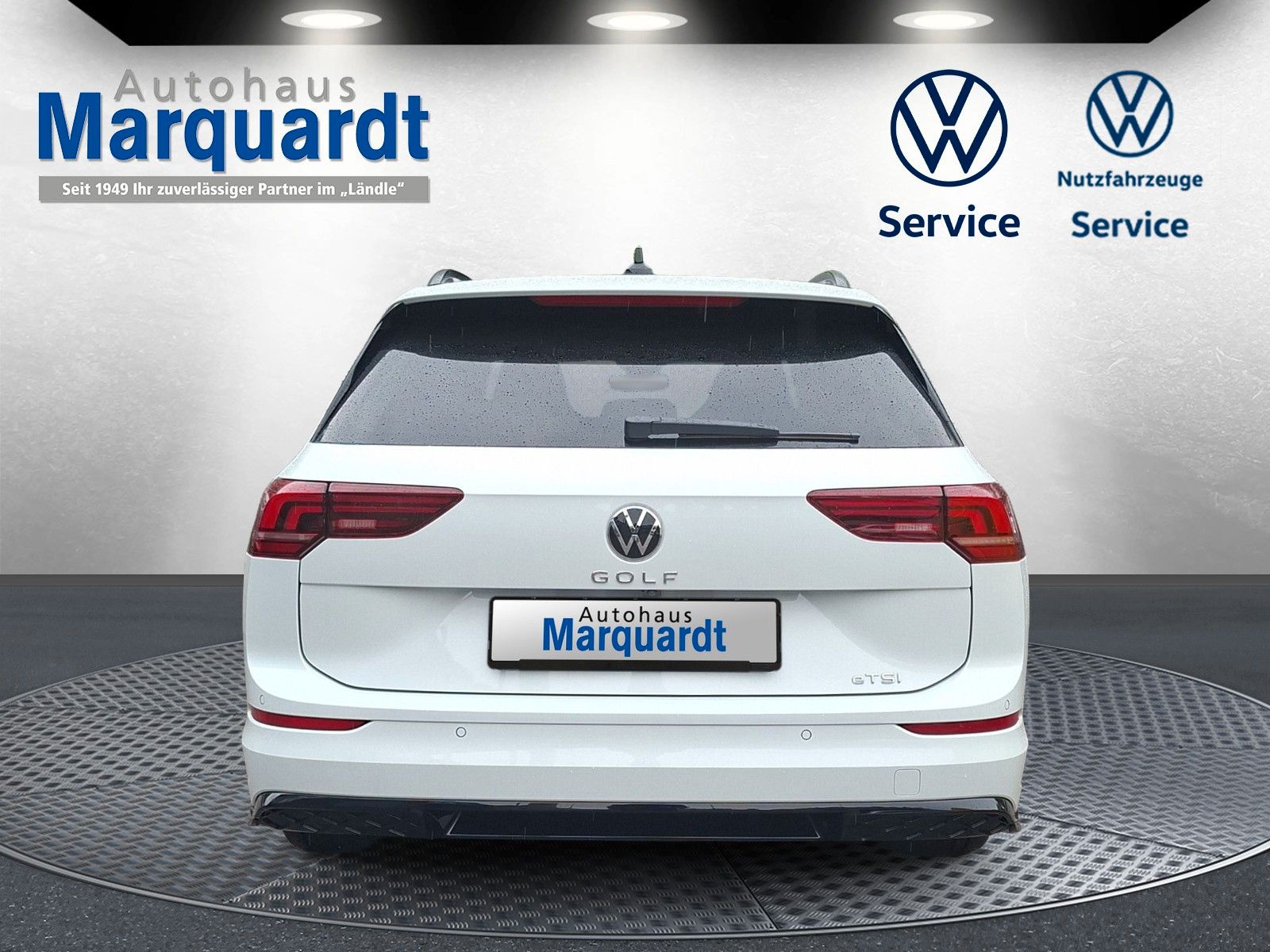 Fahrzeugabbildung Volkswagen Golf VIII 1.5eTSI R-Line Pano18"LED Plus ACC AHK