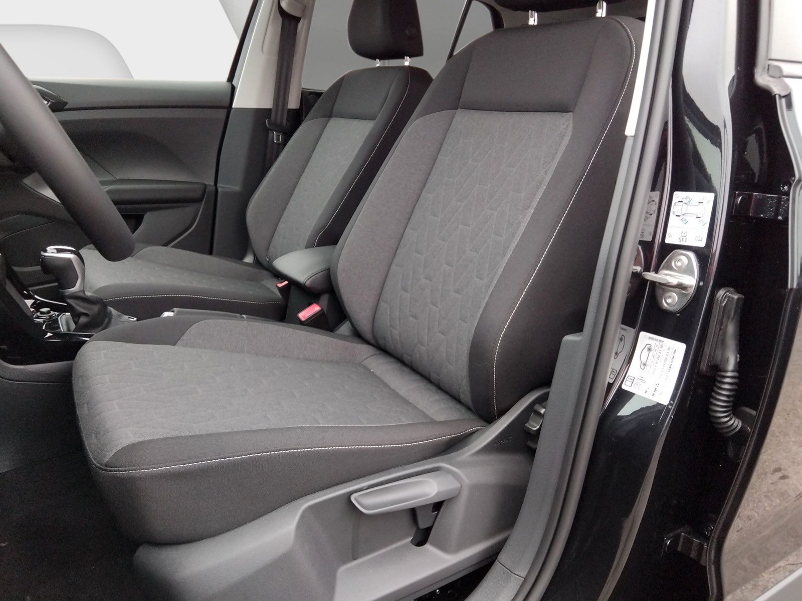 Fahrzeugabbildung Volkswagen T-Cross 1.0 TSI Life DSG AHK LED ACC 17"