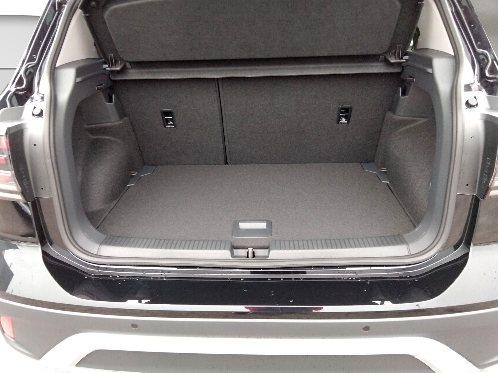 Fahrzeugabbildung Volkswagen T-Cross 1.0 TSI Life DSG AHK LED ACC 17"