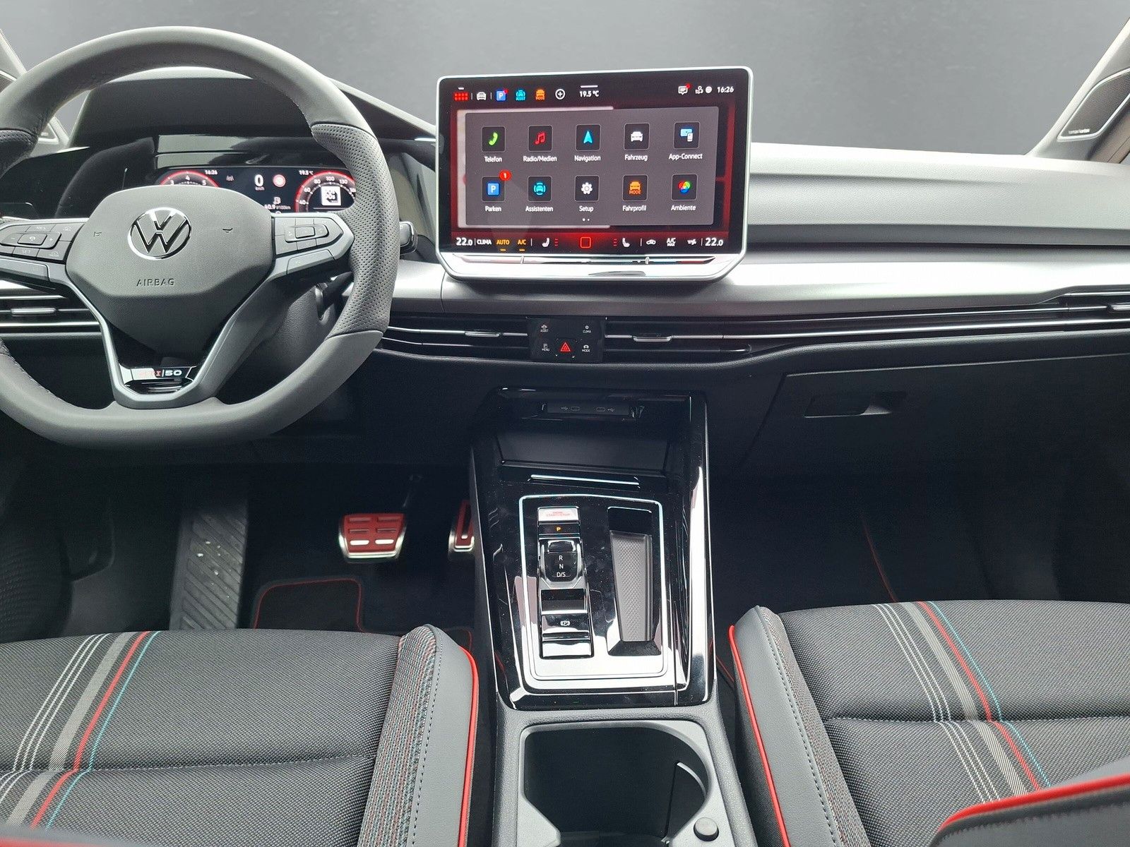 Fahrzeugabbildung Volkswagen Golf GTI Clubsport Edition 50 Pano Sound DCC 19"