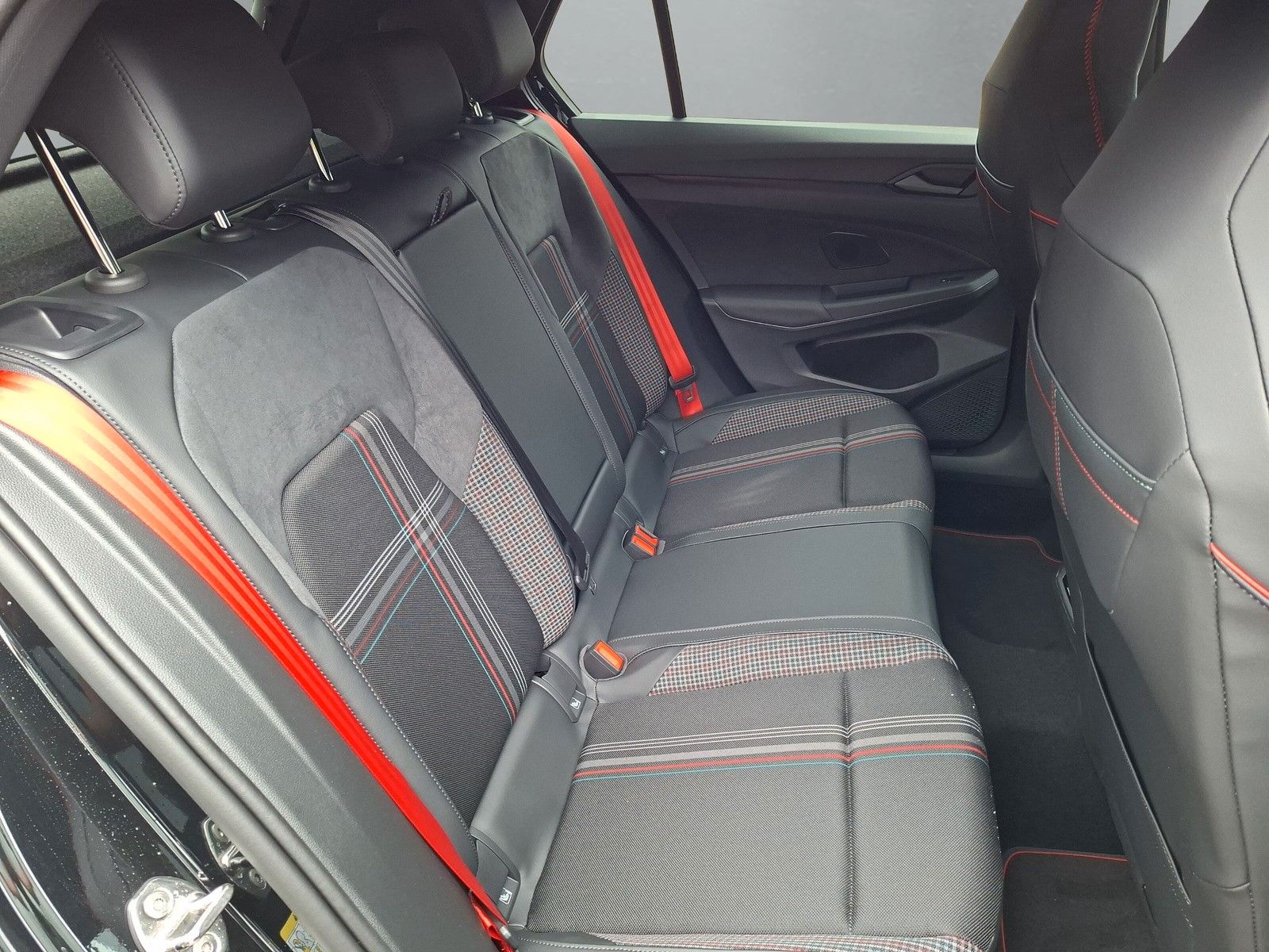 Fahrzeugabbildung Volkswagen Golf GTI Clubsport Edition 50 Pano Sound DCC 19"