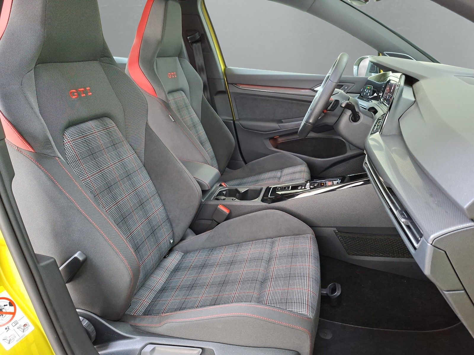 Fahrzeugabbildung Volkswagen Golf VIII Lim. GTI Matrix Headup Pano 18"Sound