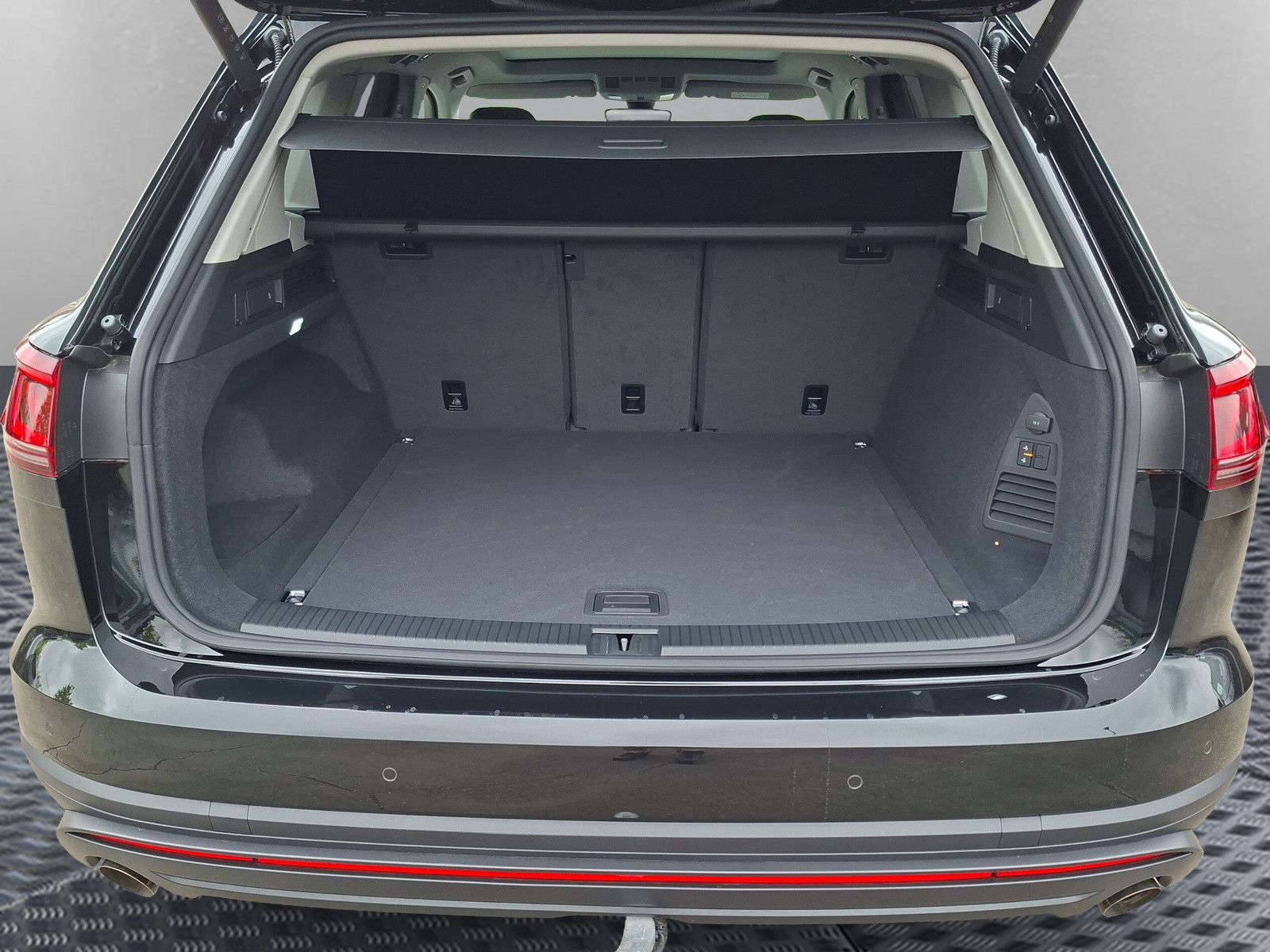 Fahrzeugabbildung Volkswagen Touareg 3.0 TDI Pano 19"Volleder Navi Pro