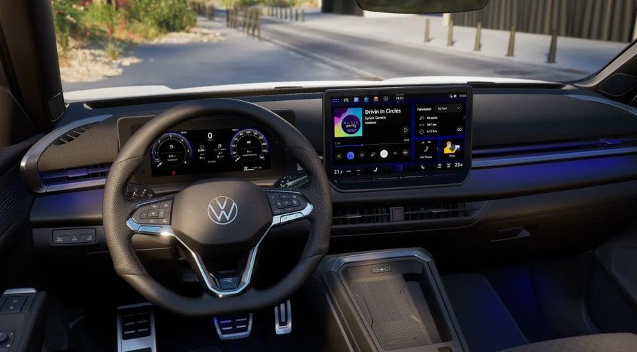 Fahrzeugabbildung Volkswagen T-Roc 1.5TSI R-Line AHK ACC Side eHeck Neues Mod
