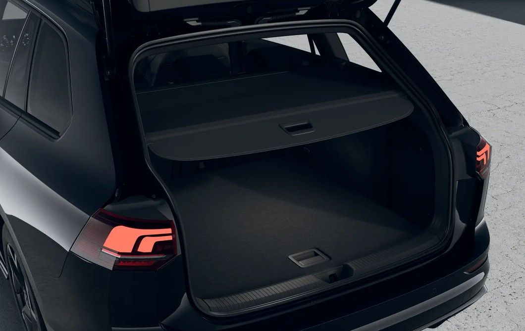 Fahrzeugabbildung Volkswagen Golf VIII Variant 1.5 TSI R-Line ACC Rf.kamera