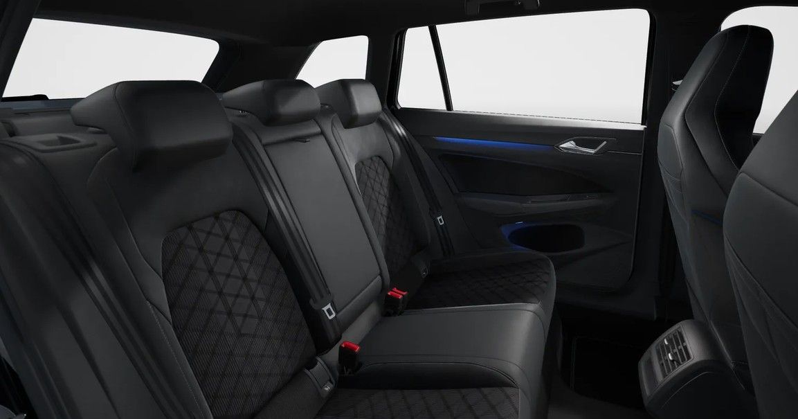 Fahrzeugabbildung Volkswagen Golf VIII Variant 1.5 TSI R-Line ACC Rf.kamera