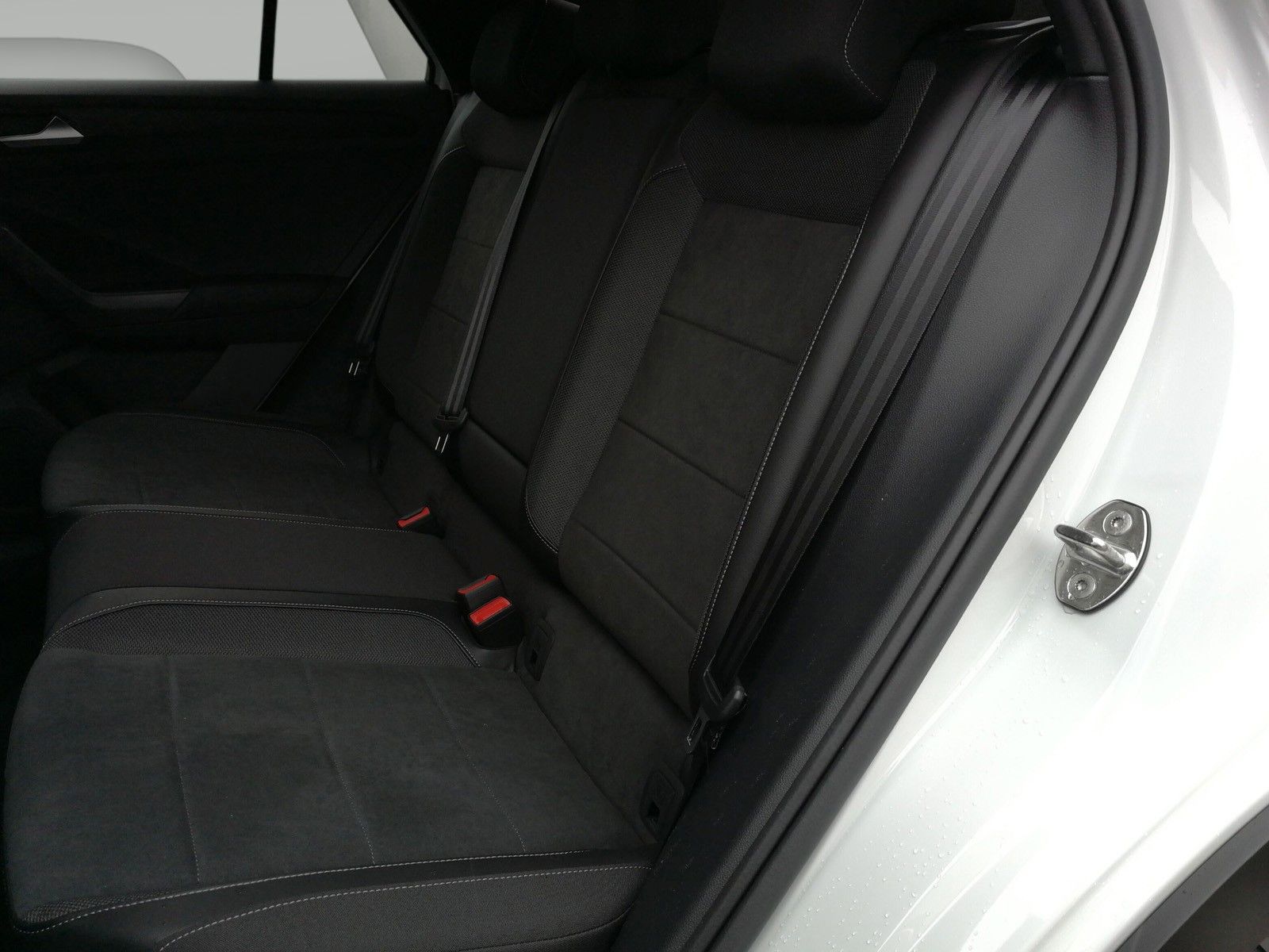 Fahrzeugabbildung Volkswagen T-Roc Sport 2.0 TSI 4M 19" AHK Navi Pano