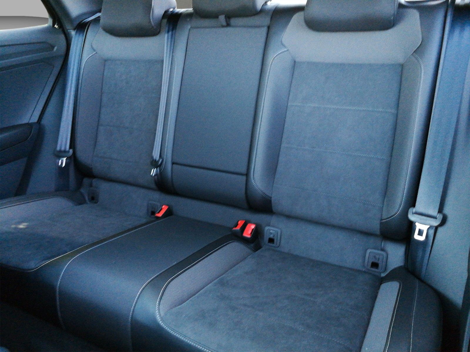 Fahrzeugabbildung Volkswagen T-Roc Sport 2.0 TSI 4M 19" AHK Navi Pano