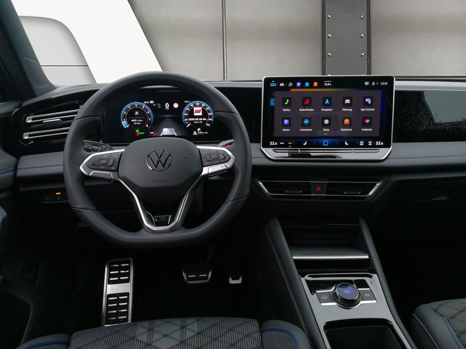 Fahrzeugabbildung Volkswagen Tiguan 2.0 TSI 4M R-Line Pano 20"DCC Headup