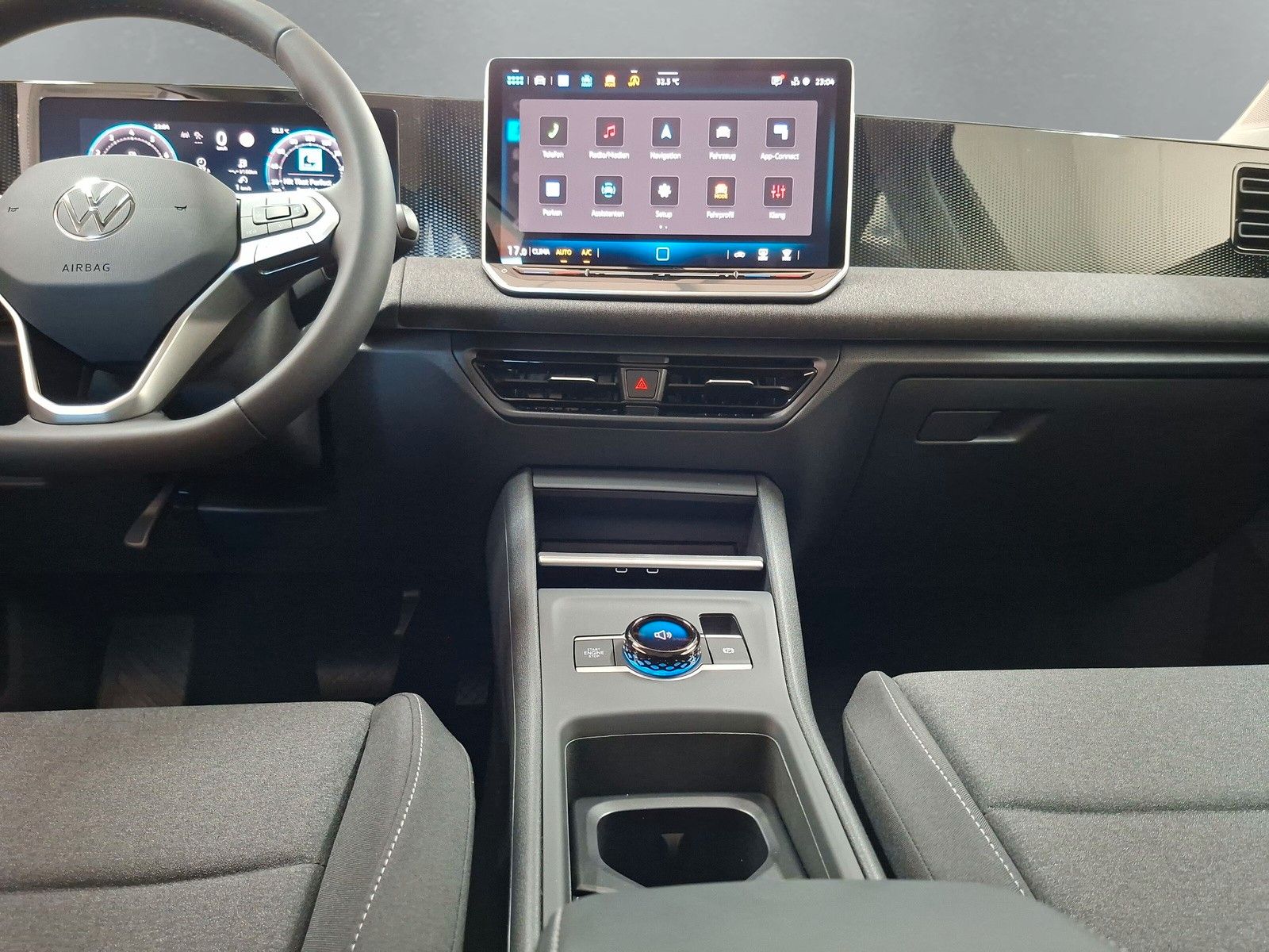 Fahrzeugabbildung Volkswagen Tiguan 1.5 eTSI DSG AHK Side LED ACC