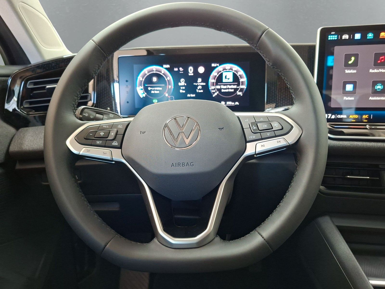 Fahrzeugabbildung Volkswagen Tiguan 1.5 eTSI DSG AHK Side LED ACC