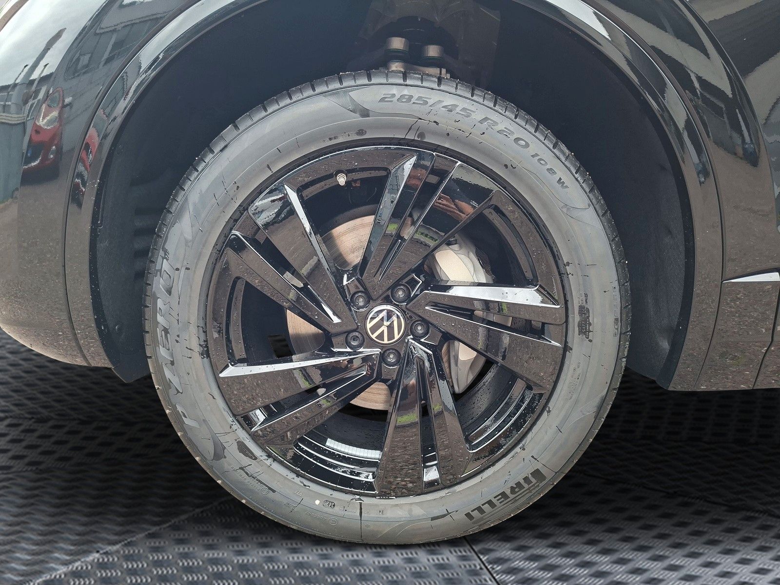 Fahrzeugabbildung Volkswagen Touareg 3.0 TDI 4M R-Line Final Edition Pano 22"