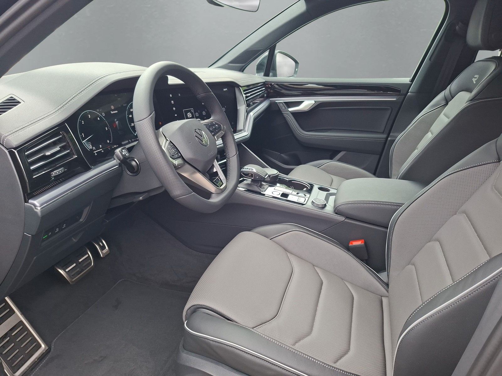 Fahrzeugabbildung Volkswagen Touareg 3.0 TDI 4M R-Line Final Edition Pano 22"