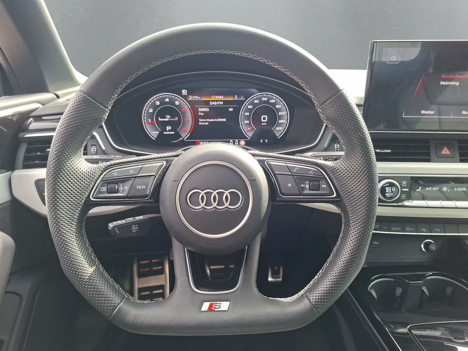 Fahrzeugabbildung Audi A5 Cabriolet 40 TFSI quattro S line Matrix AHK