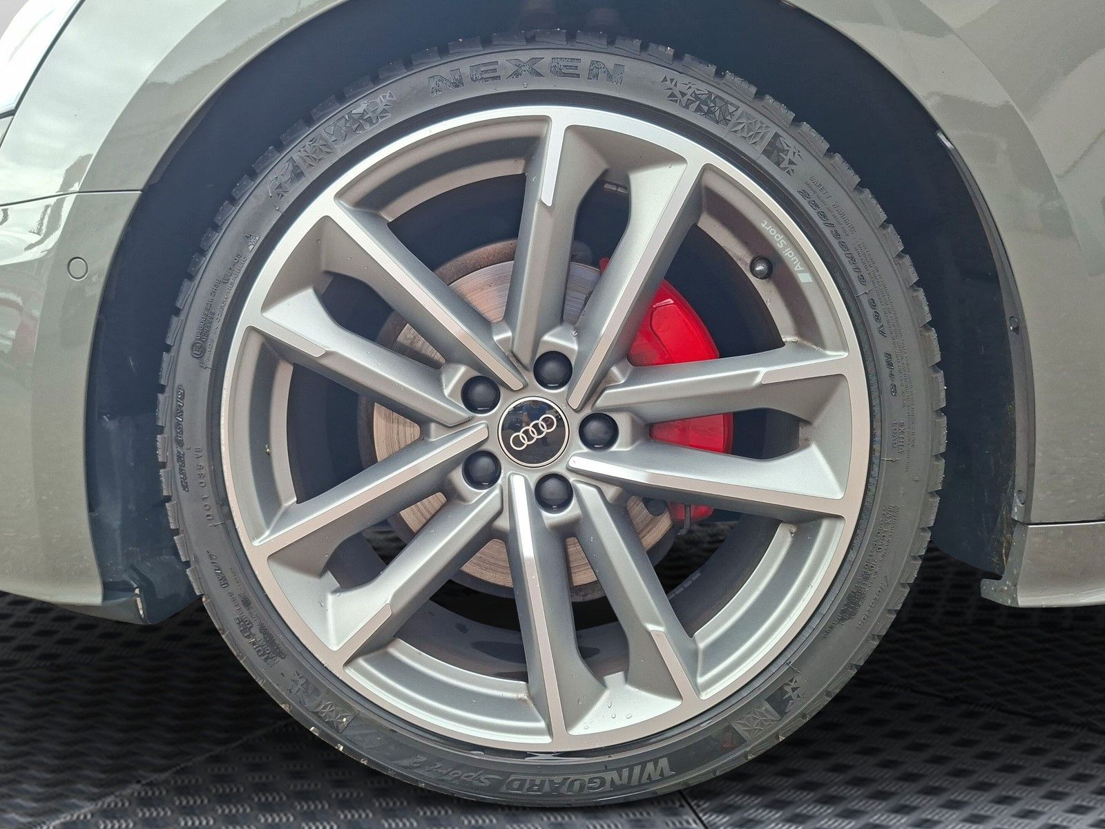Fahrzeugabbildung Audi A5 Cabriolet 40 TFSI quattro S line Matrix AHK