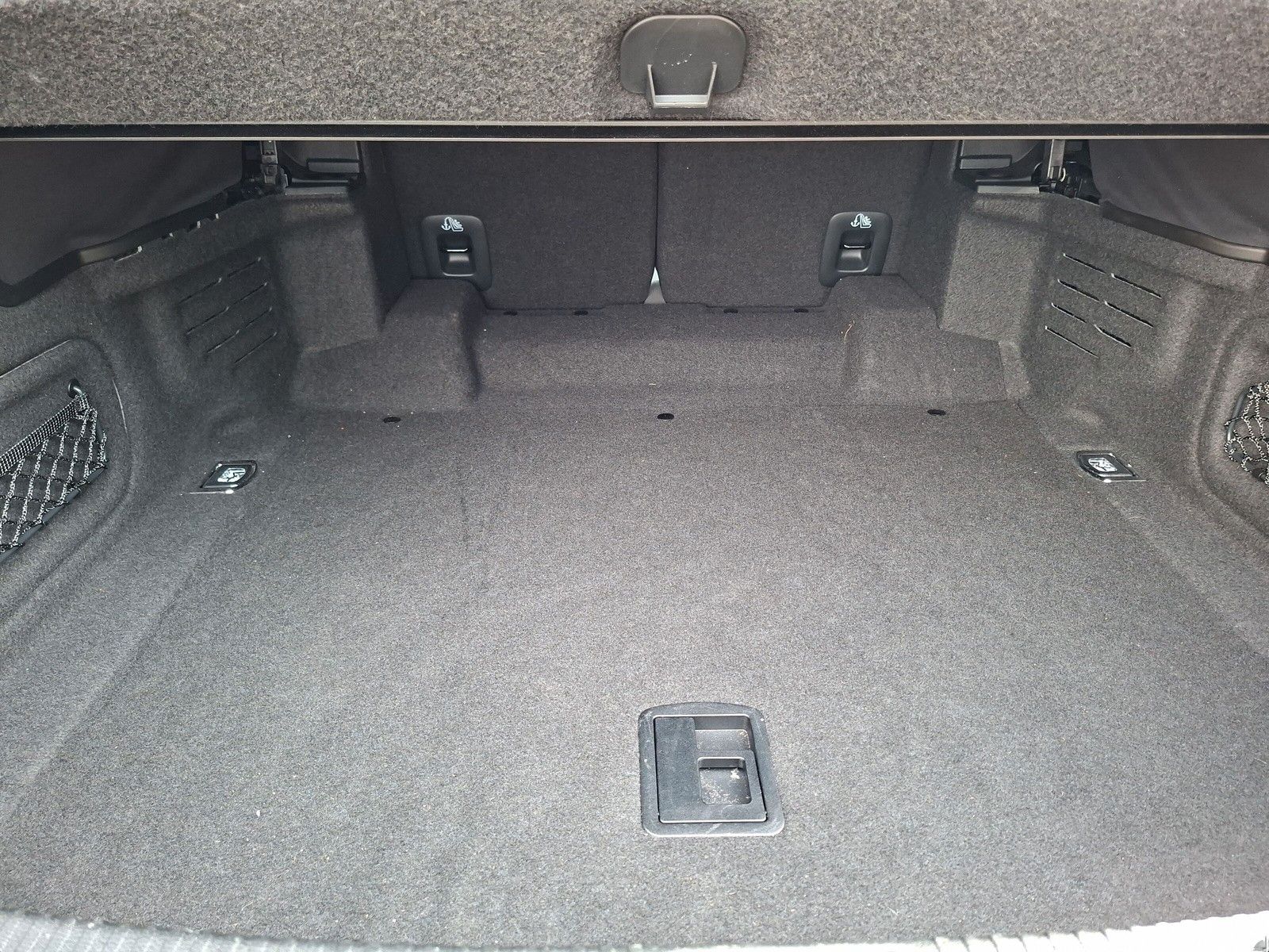 Fahrzeugabbildung Audi A5 Cabriolet 40 TFSI quattro S line Matrix AHK