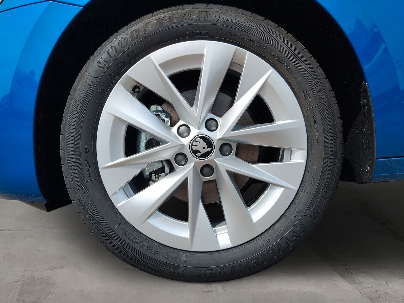 Fahrzeugabbildung SKODA Octavia Combi 2.0TDI DSG AHK Standh. Navi ACC