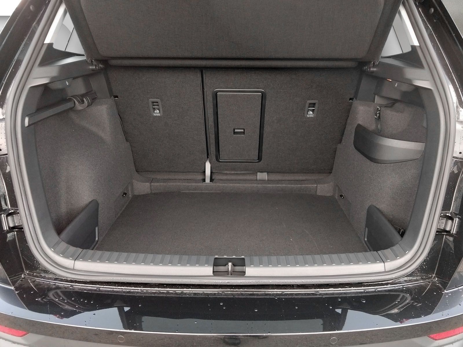 Fahrzeugabbildung SKODA Karoq Selection 2.0TDI 4x4 AHK ACC Navi Kamera
