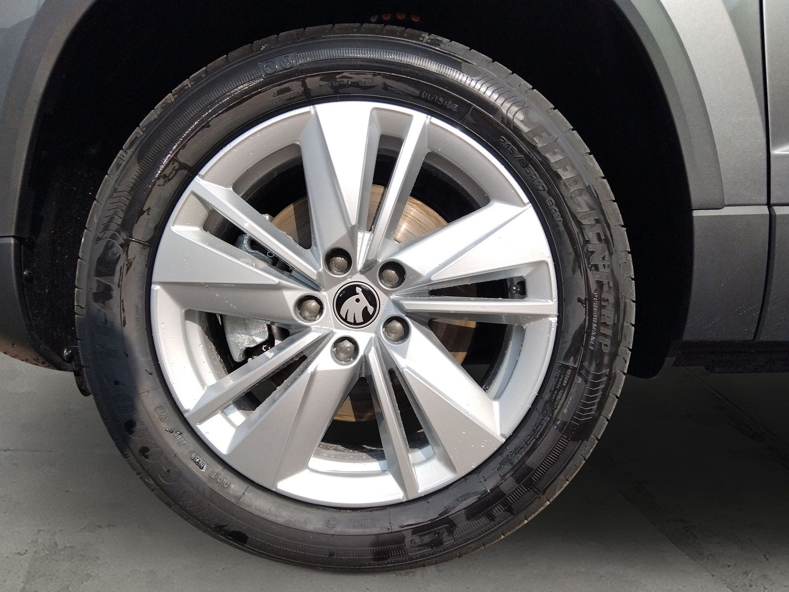 Fahrzeugabbildung SKODA Karoq Selection 2.0TDI 4x4 AHK ACC Navi Kamera