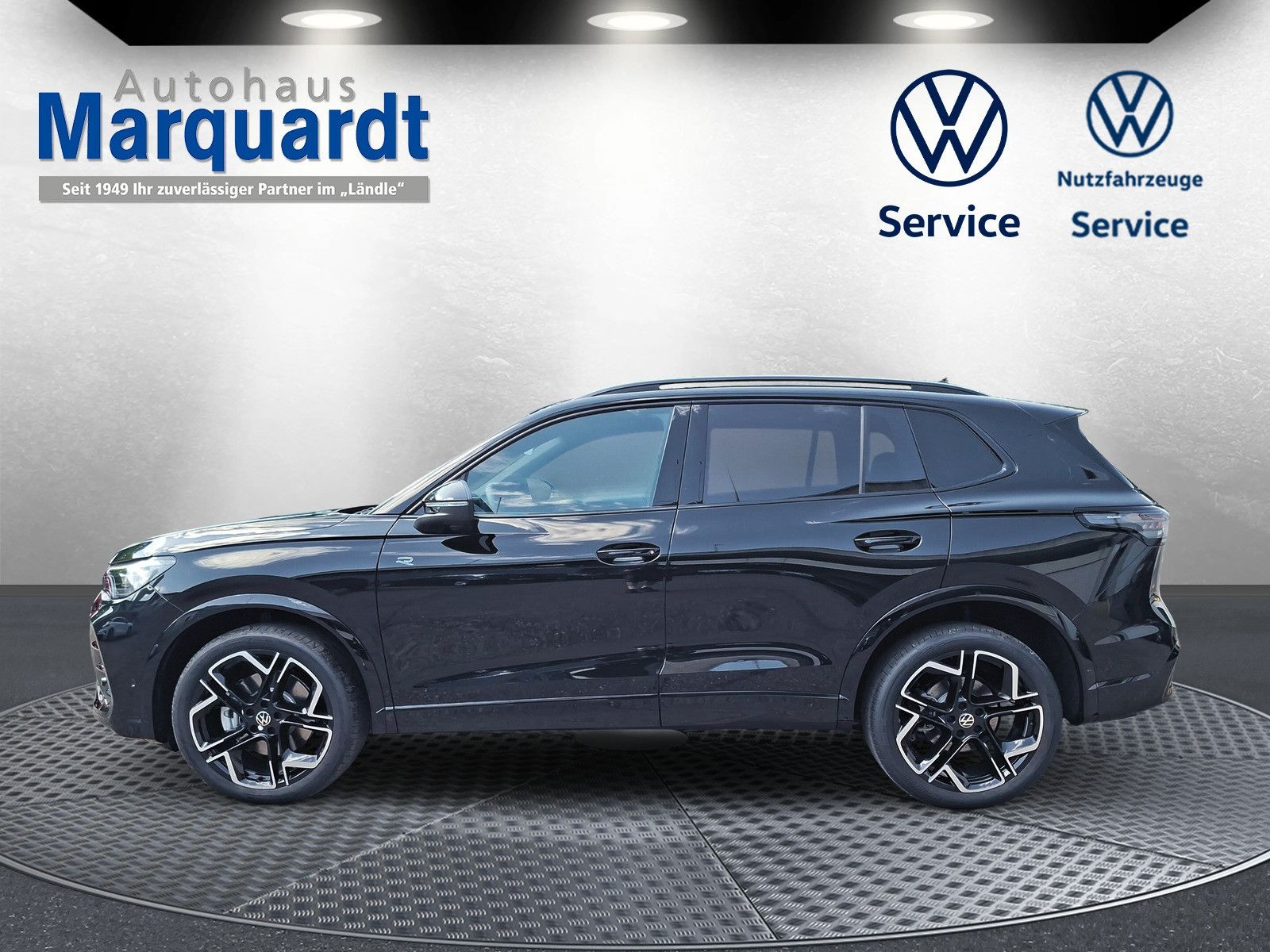 Fahrzeugabbildung Volkswagen Tiguan 1.5eTSI R-Line Pano IQMatrix AHK Headup