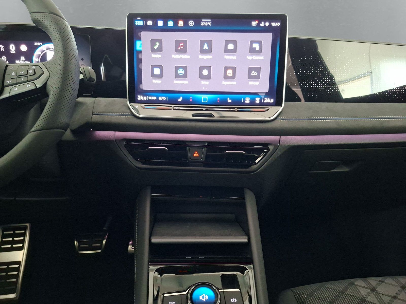 Fahrzeugabbildung Volkswagen Tiguan 1.5eTSI R-Line Pano IQMatrix AHK Headup