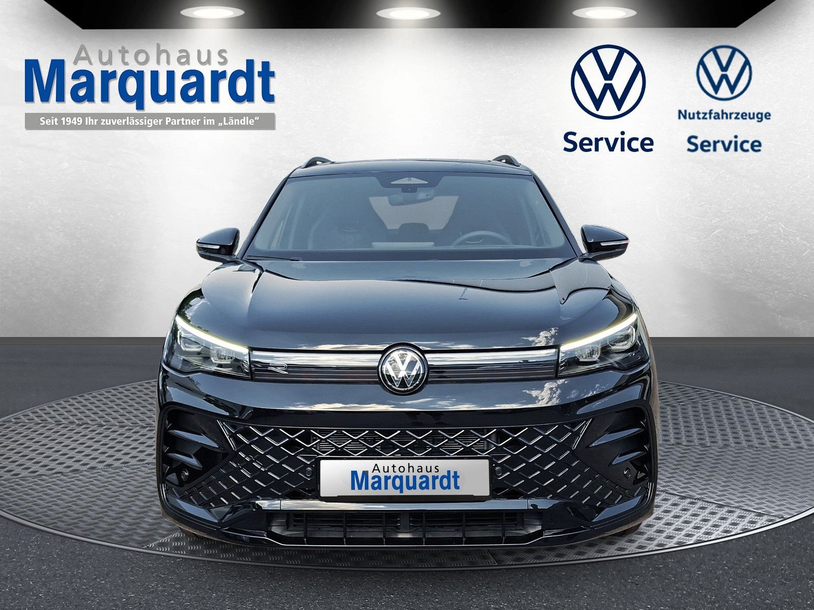 Fahrzeugabbildung Volkswagen Tiguan 1.5eTSI R-Line Pano IQMatrix AHK Headup
