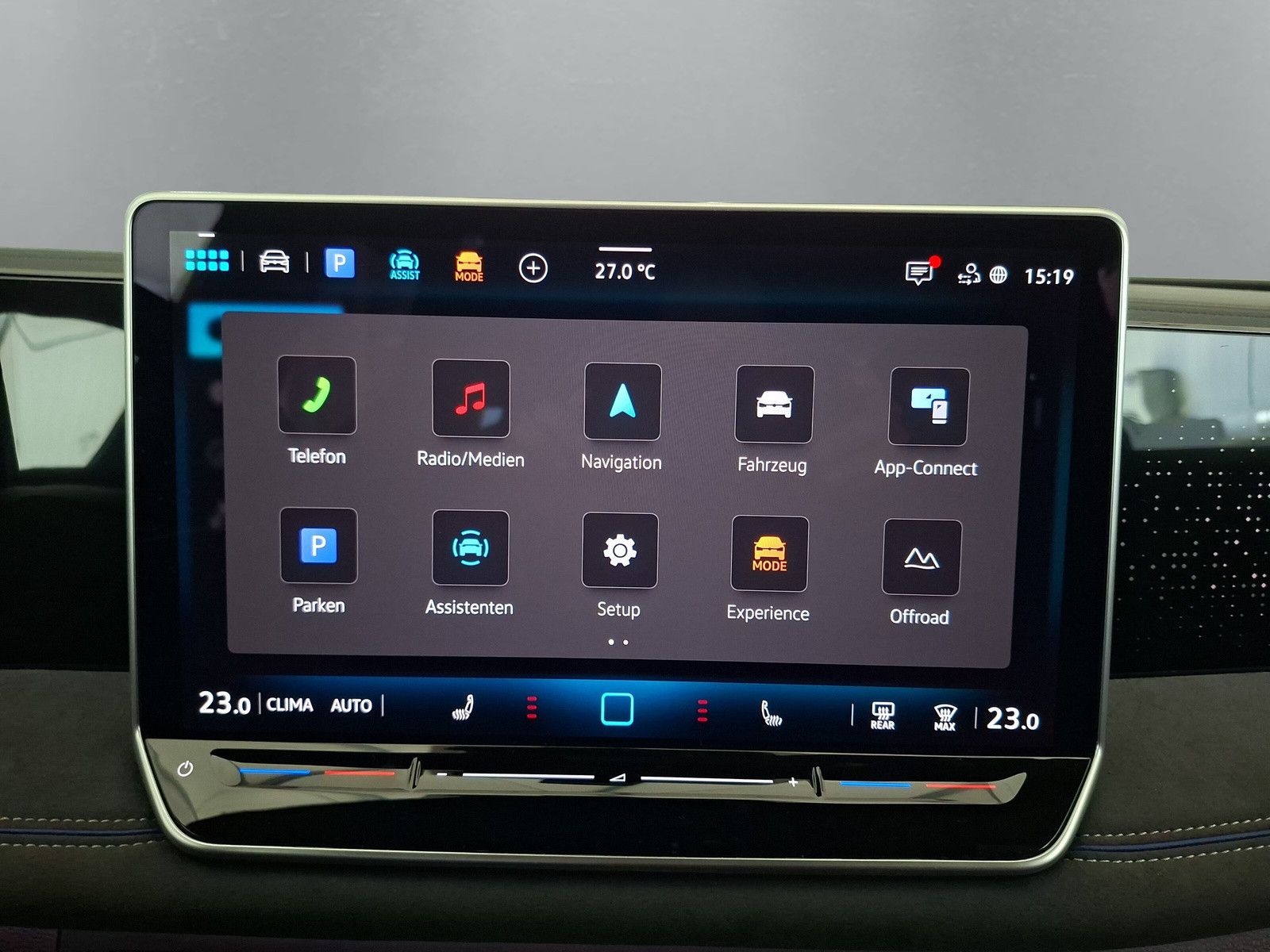 Fahrzeugabbildung Volkswagen Tiguan 1.5eTSI R-Line Pano IQMatrix AHK Headup