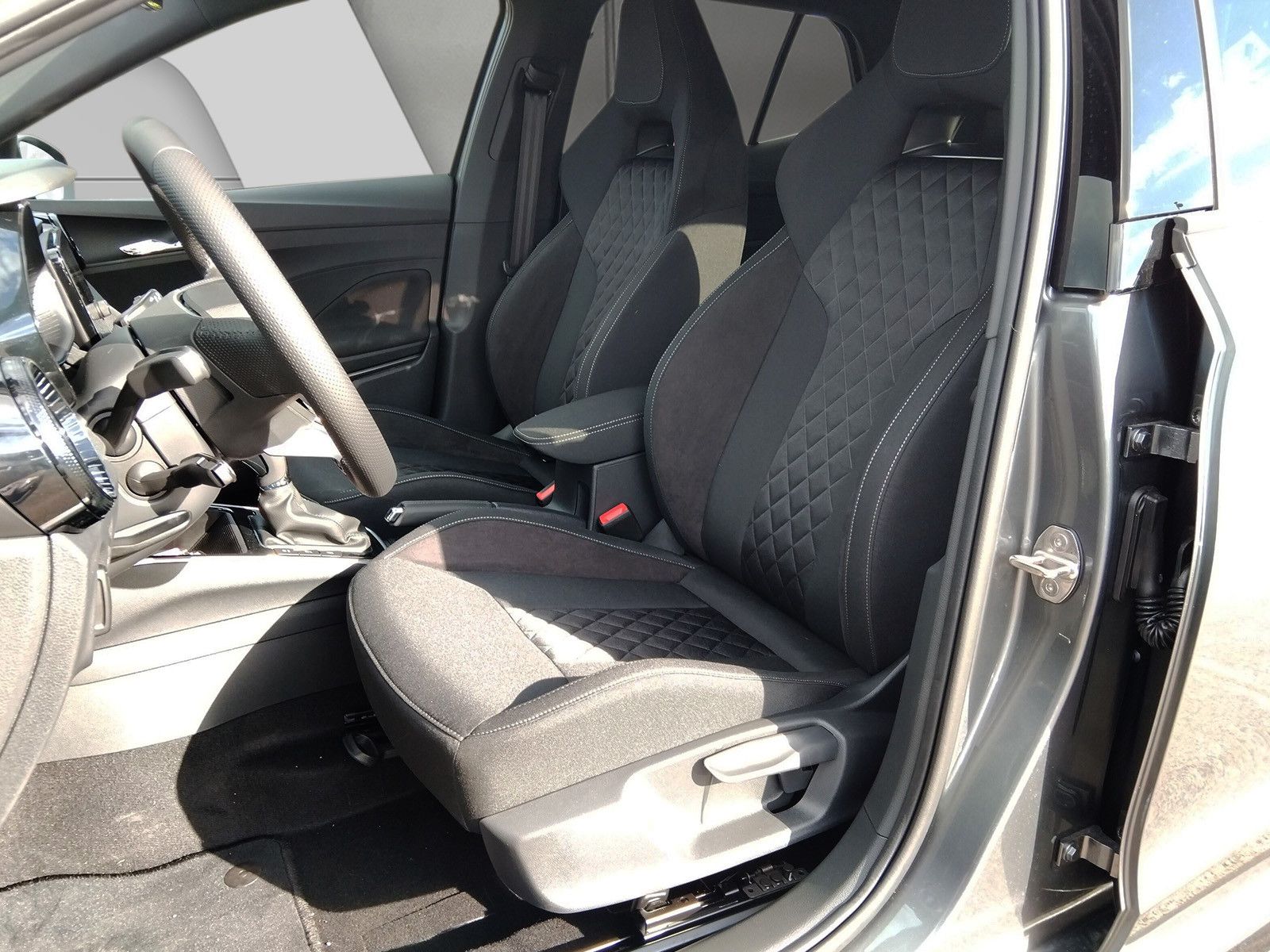 Fahrzeugabbildung SKODA Fabia 1.5TSI  Monte Carlo ACC heizbFront Kamera