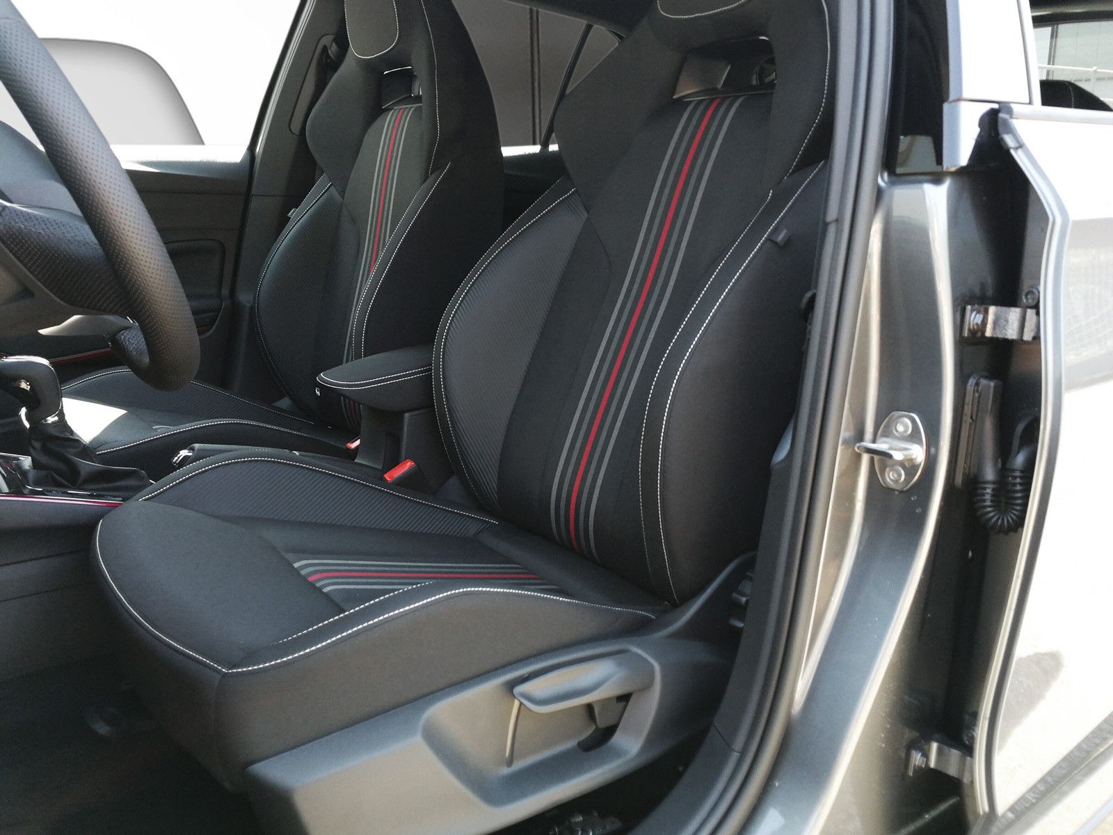 Fahrzeugabbildung SKODA Fabia 1.5TSI Monte Carlo ACC heizbFront Kamera
