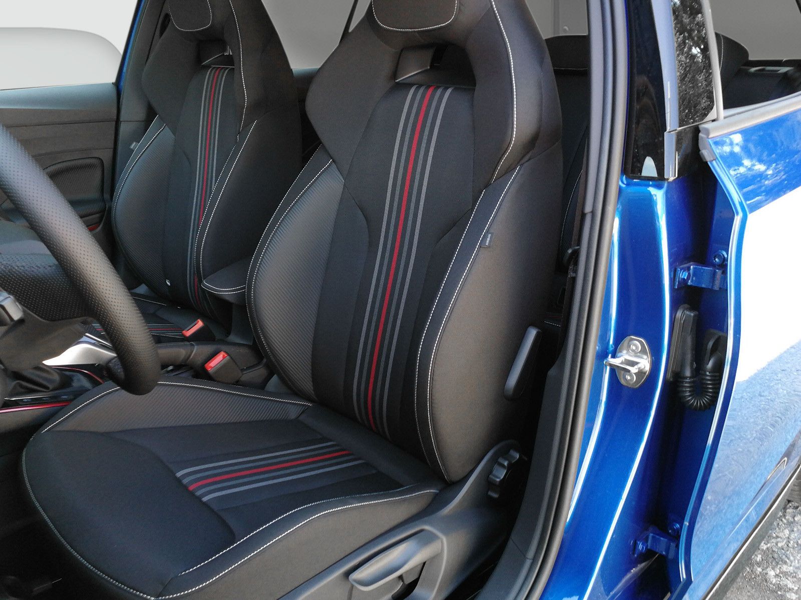 Fahrzeugabbildung SKODA Fabia 1.5TSI Monte Carlo ACC heizbFront Kamera