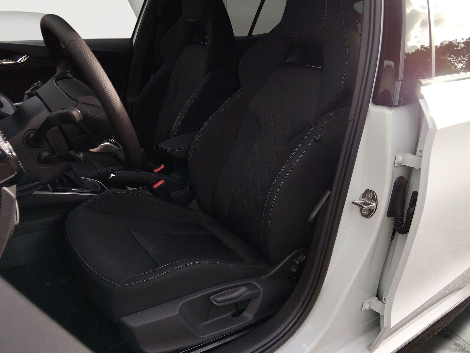 Fahrzeugabbildung SKODA Fabia 1.5TSI  Monte Carlo ACC heizbFront Kamera