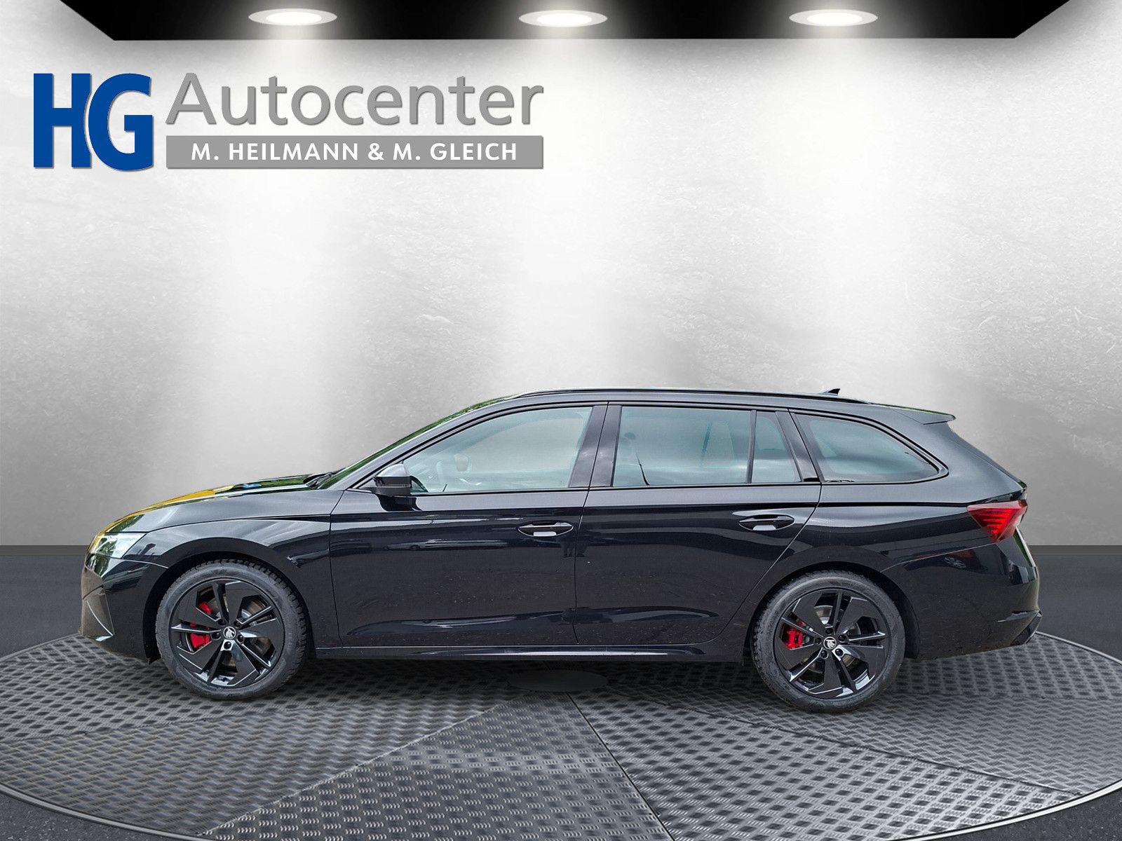 Fahrzeugabbildung SKODA Octavia Combi 2.0TSI RS 360° AHK Pano ACC DCC