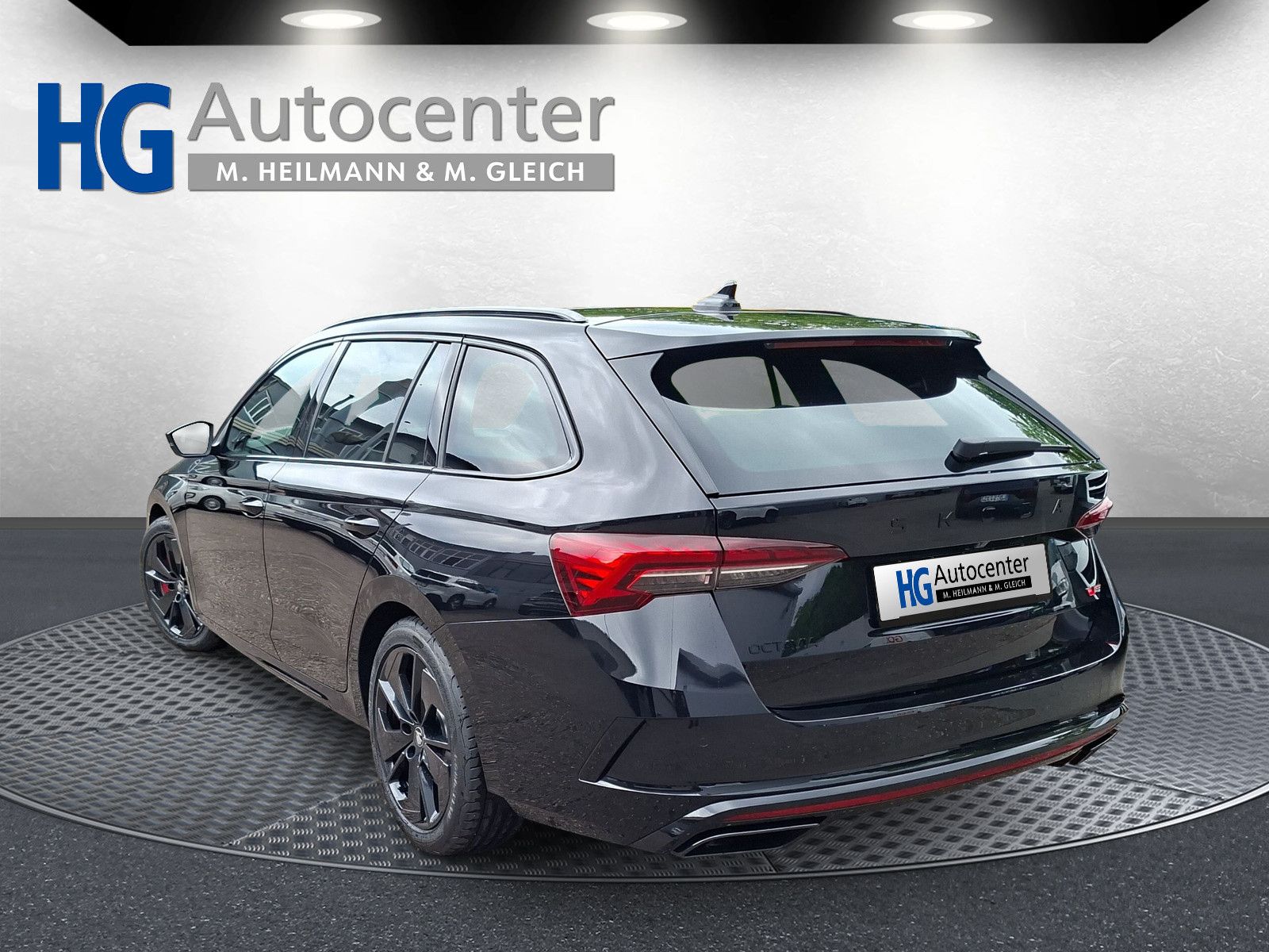 Fahrzeugabbildung SKODA Octavia Combi 2.0TSI RS 360° AHK Pano ACC DCC