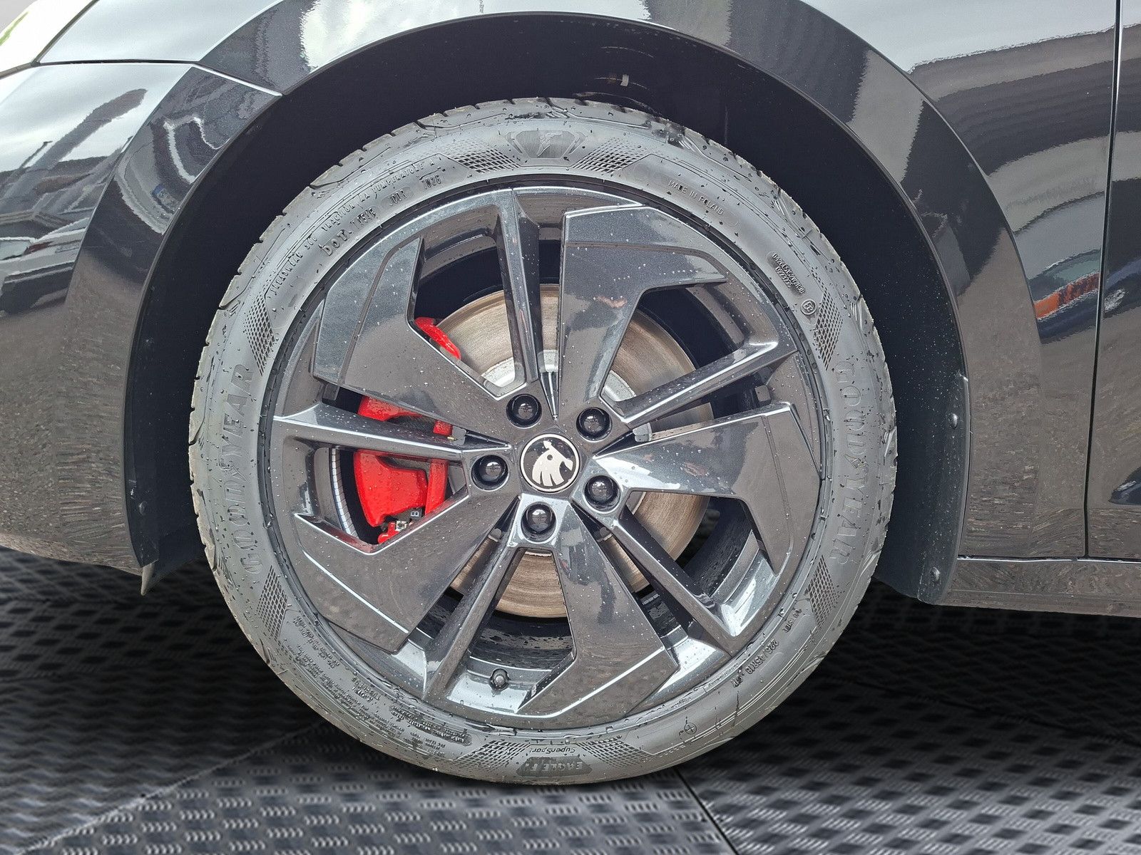 Fahrzeugabbildung SKODA Octavia Combi 2.0TSI RS 360° AHK Pano ACC DCC