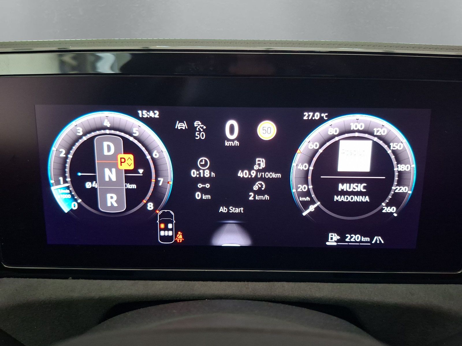 Fahrzeugabbildung Volkswagen Tiguan 1.5eTSI R-Line Pano IQMatrix AHK Headup