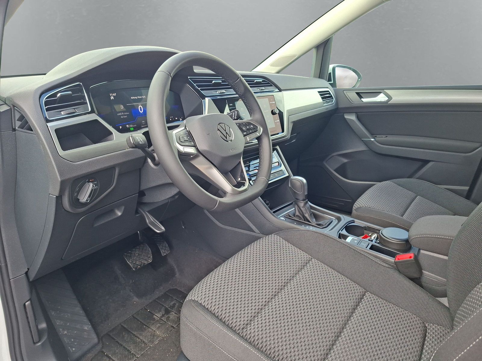 Fahrzeugabbildung Volkswagen Touran 1.5TSI IQ LED ACC 7Stz Standh Side 17"