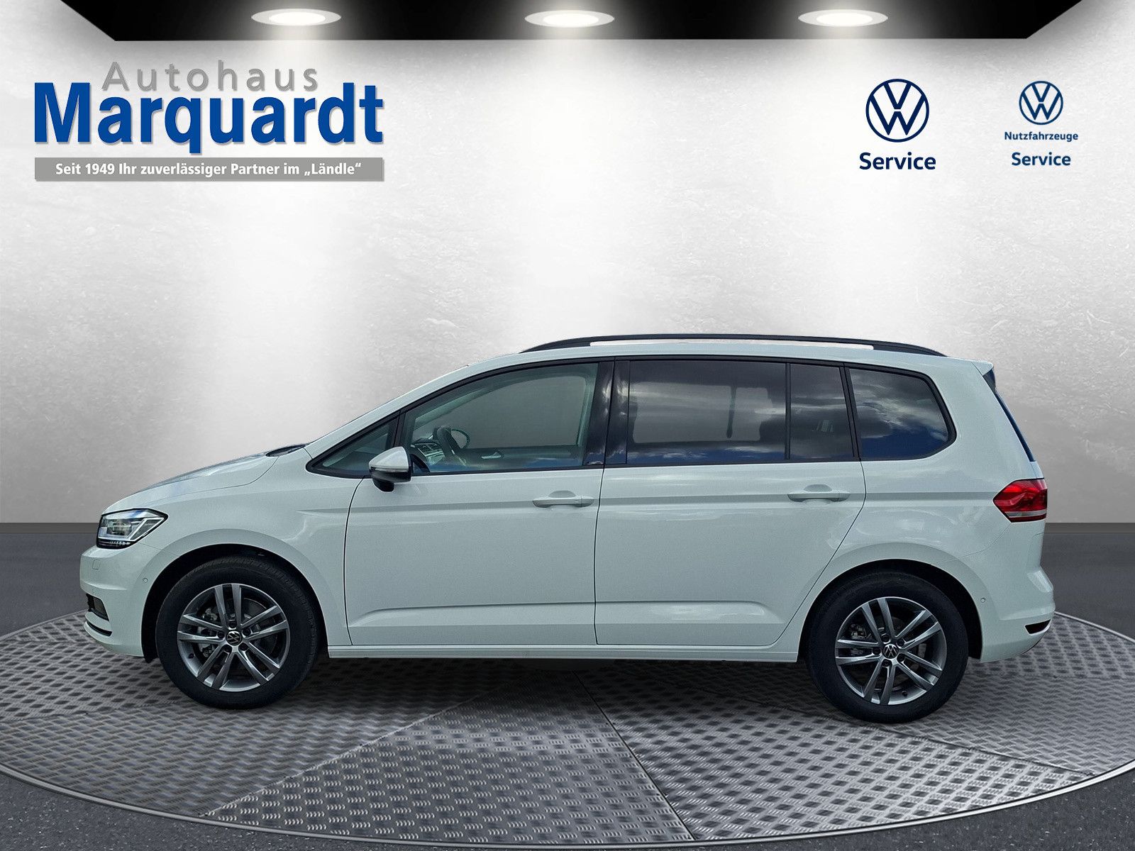 Fahrzeugabbildung Volkswagen Touran 1.5TSI IQ LED ACC 7Stz Standh Side 17"