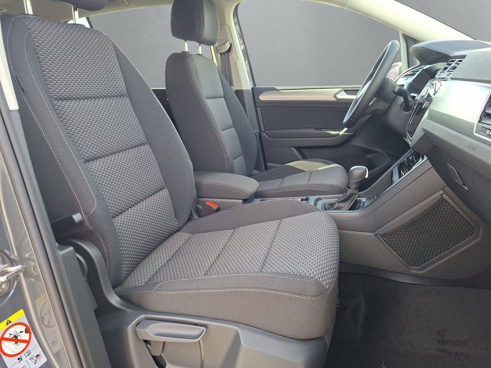 Fahrzeugabbildung Volkswagen Touran 1.5TSI IQ LED ACC 7Stz Standh Side 17"
