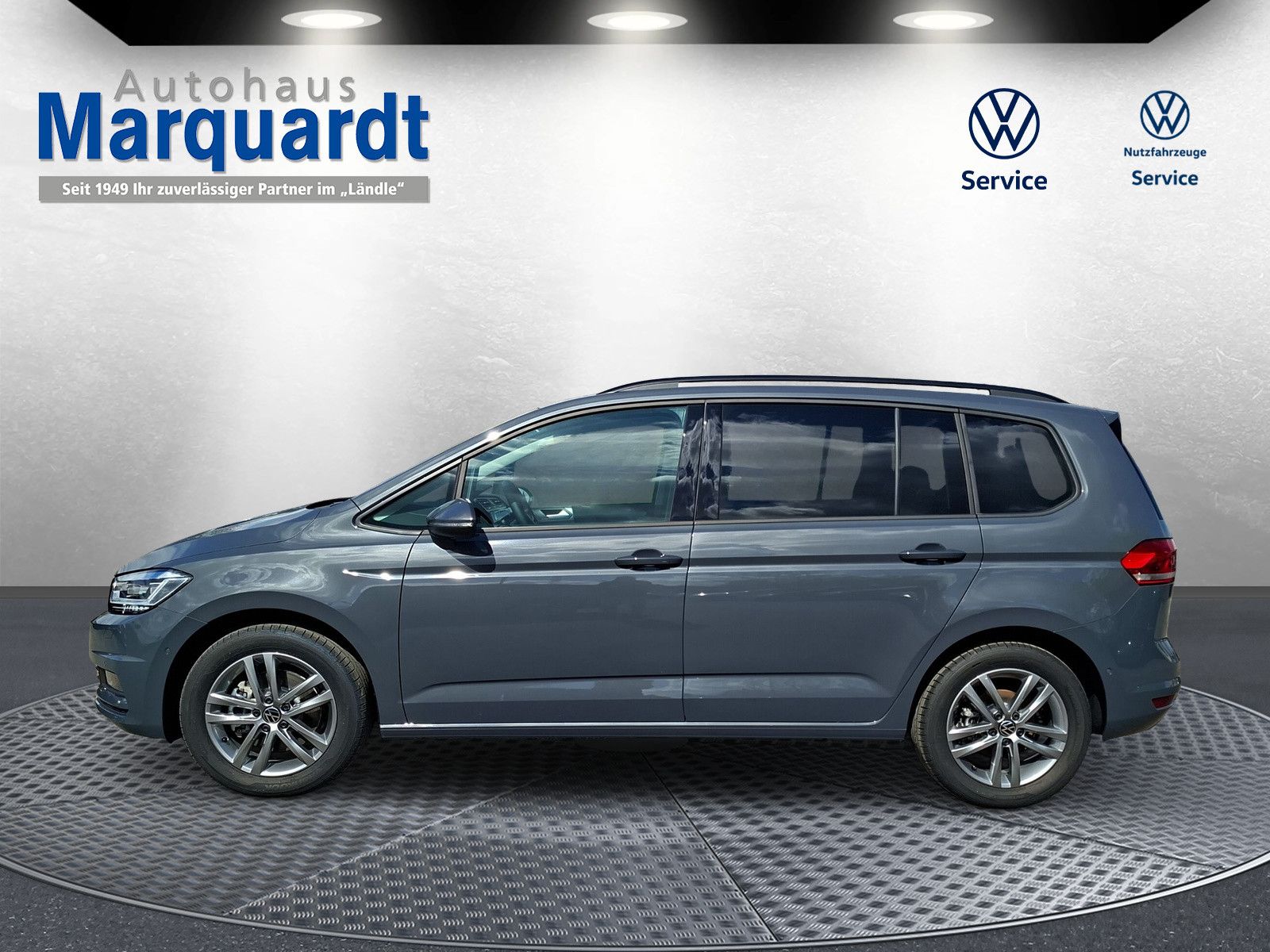 Fahrzeugabbildung Volkswagen Touran 1.5TSI IQ LED ACC 7Stz Standh Side 17"