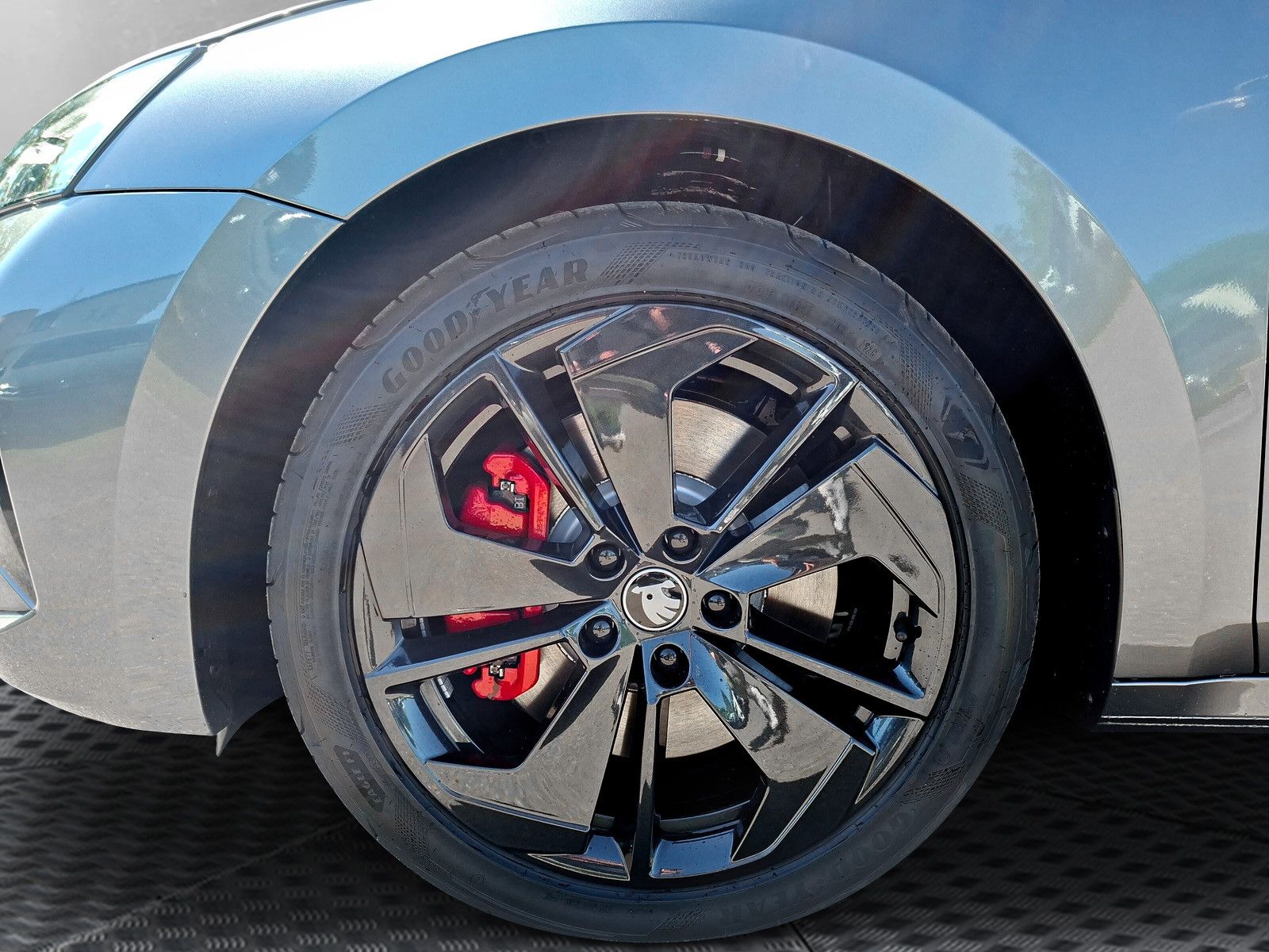 Fahrzeugabbildung SKODA Octavia Combi 2.0TSI RS 360° AHK Pano ACC DCC